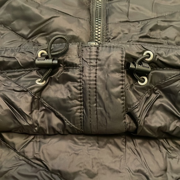 Women’s The North Face Down Jacket - Picture 6 of 10